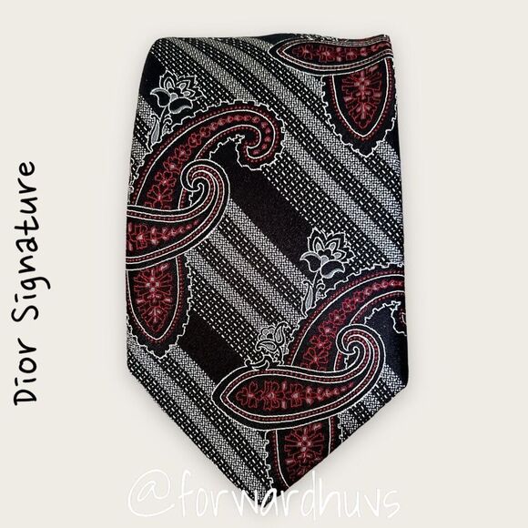 Dior Signature 100% Silk Necktie – Timeless Elegance - Picture 5 of 8
